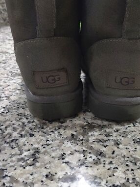 UGG Short Suede Boots in Grey Size 8